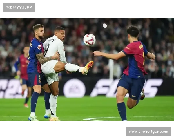 西甲争冠白热化,巴萨皇马并驾齐驱 西甲争冠白热化,巴萨皇马并驾齐驱